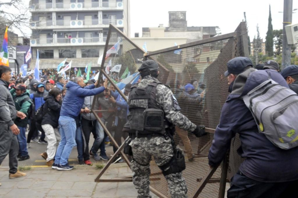 Jujuy: una peligrosa crisis política, que puede convertirse en institucional