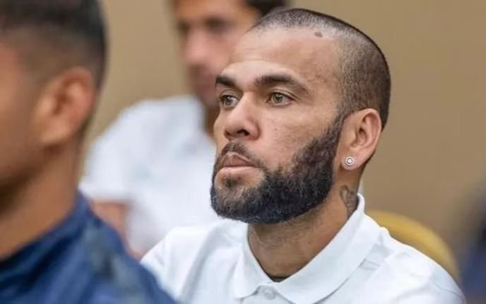 Dani Alves, acusado de abuso sexual, rompió el silencio y habló por primera vez desde la cárcel: "Conciencia tranquila"