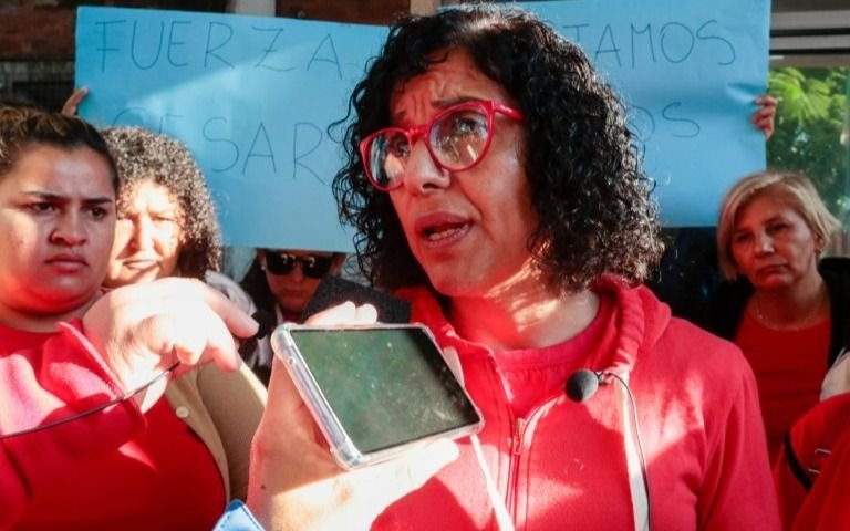 Caso Cecilia Strzyzwoski: al grito de "asesina", Marcela Acuña ingresó a la Fiscalía citada a declarar