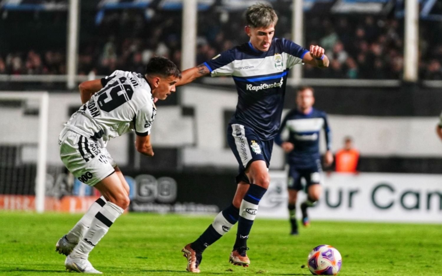 Con Durso en gran nivel y el mérito de traerse un punto, Gimnasia empató cero a cero con Central Córdoba en Santiago del Estero