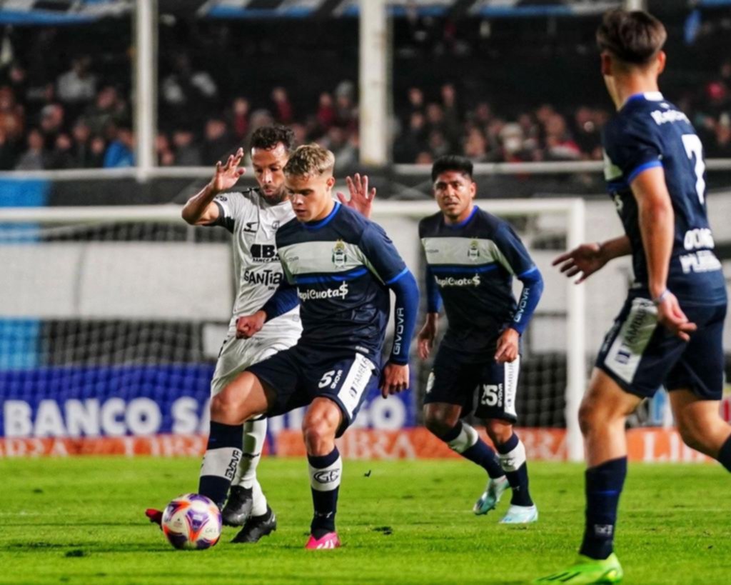 De mayor a menor, Gimnasia logró ante Central Córdoba otro punto que lo acerca al objetivo
