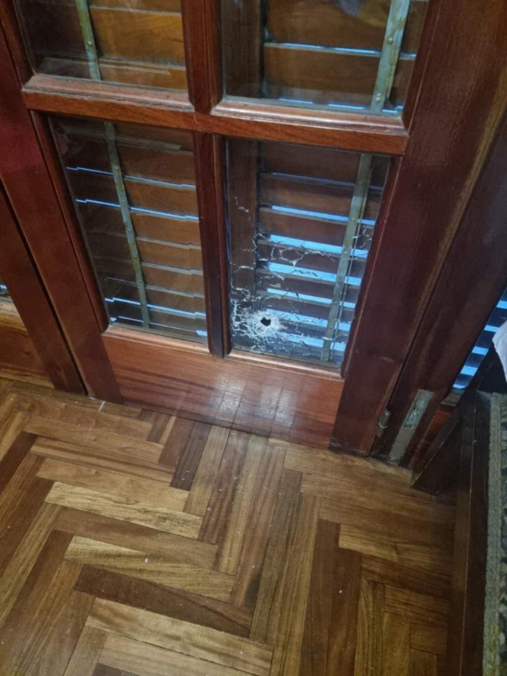 Una bala entró por la ventana de una casa en El Mondongo
