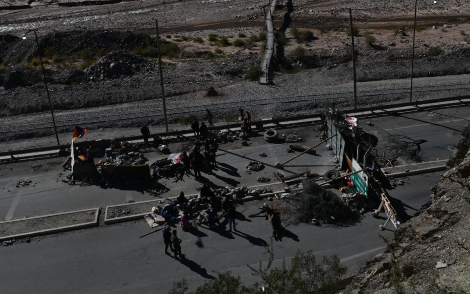 Jujuy: un fiscal denunció a Gendarmería, siguen los cortes de ruta y Morales convocó a los docentes