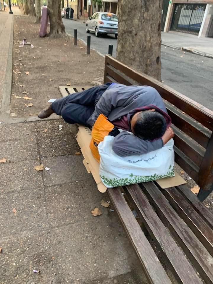 Vivir en situación de calle: el frío lo empeora todo