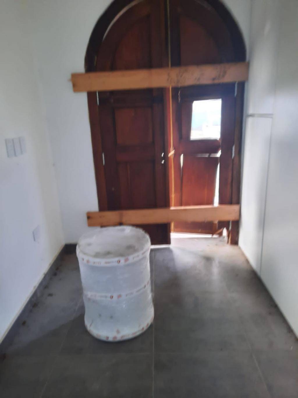 Otra vivienda de la zona fue dañada y saqueada
