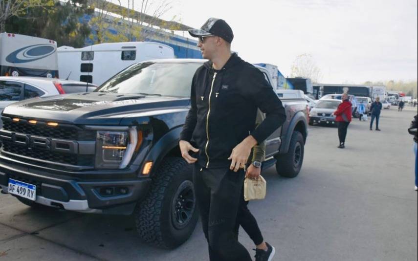 Emiliano "Dibu" Martínez visitó La Plata: ¿a dónde estuvo?