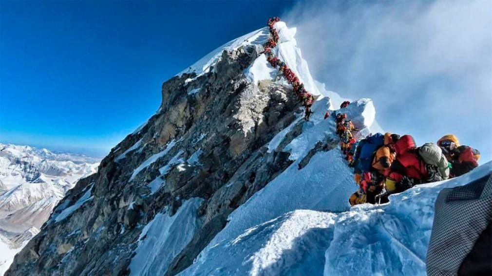 Turismo de millonarios: excursiones que cuestan la vida