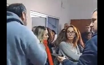 La bronca de un grupo de padres por los reiterados paros: "Igualdad no es hablar con la X"