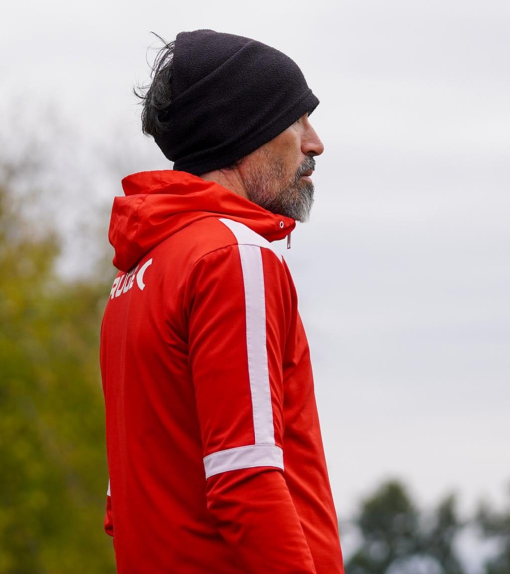 Domínguez busca el once para recibir al Tomba