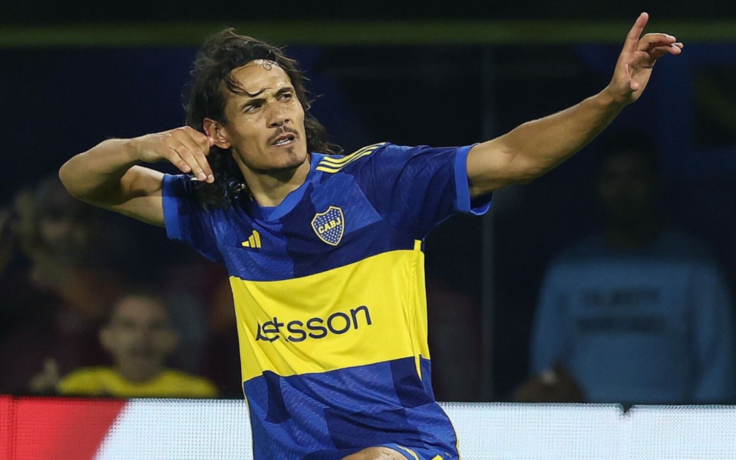 Edison Cavani se queda afuera del juego ante Platense: ¿Qué tiene el goleador de Boca?