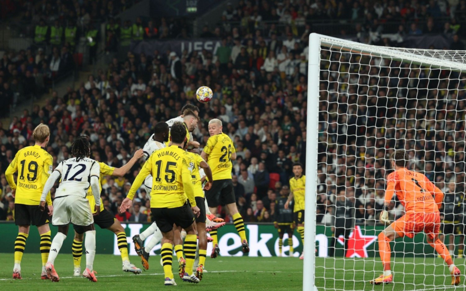 Real Madrid se impuso 2 a 0 ante Borussia Dortmund y obtuvo su 15ª Champions League 