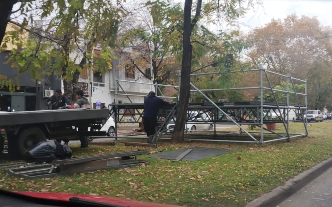 Inquietud en Plaza Malvinas por un festejo en la calle