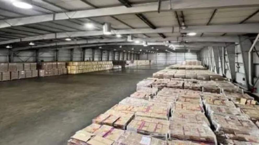 Ordenan allanar los depósitos de comida del ministerio de Pettovello