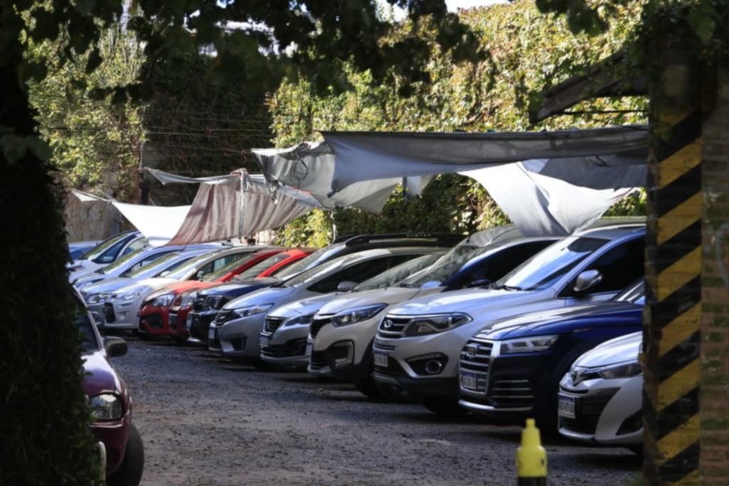 Cuesta $1.000 por día dejar el auto en la cochera
