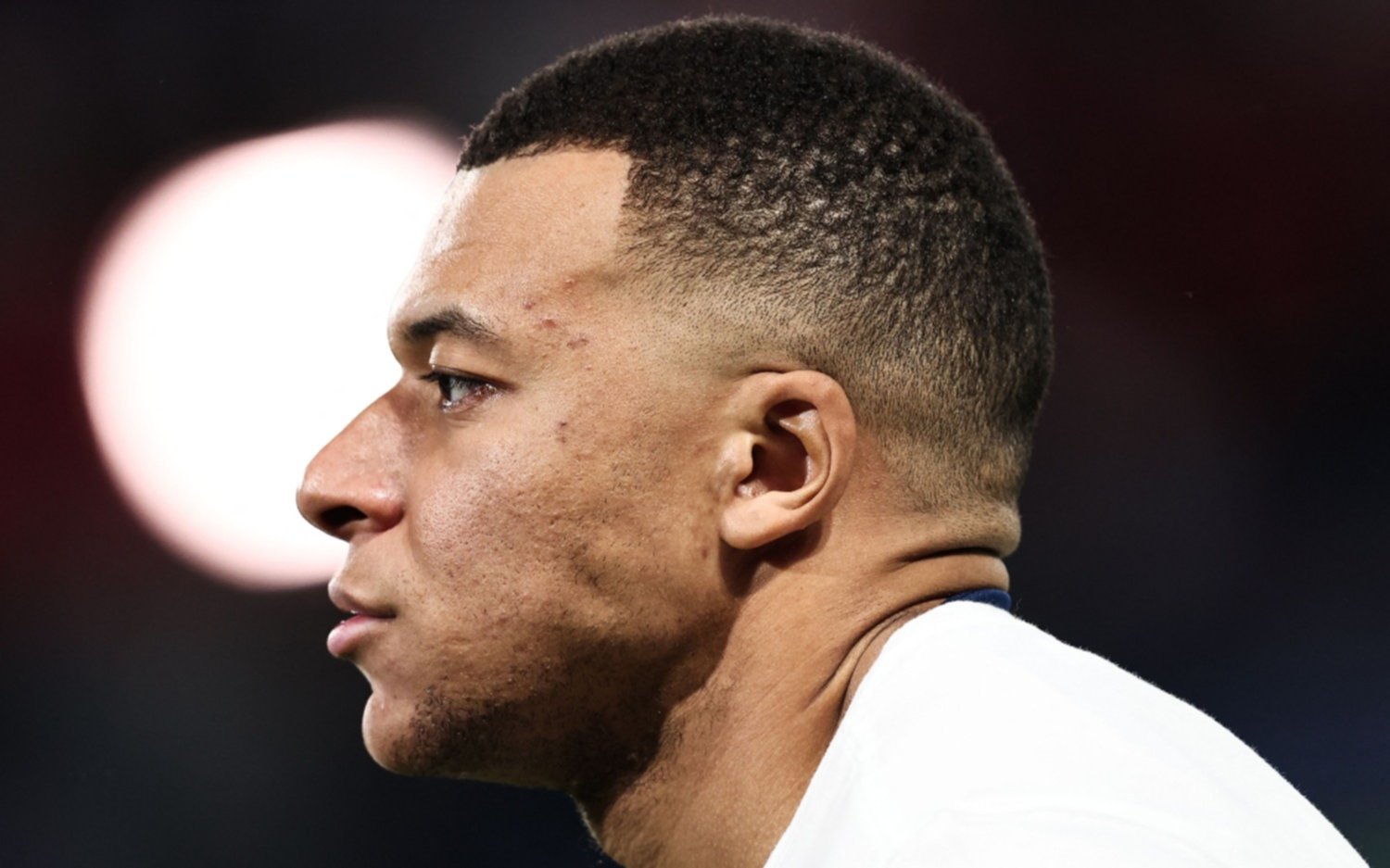 Kylian Mbappé se convirtió en jugador del Real Madrid y firmó un contrato por cinco años
