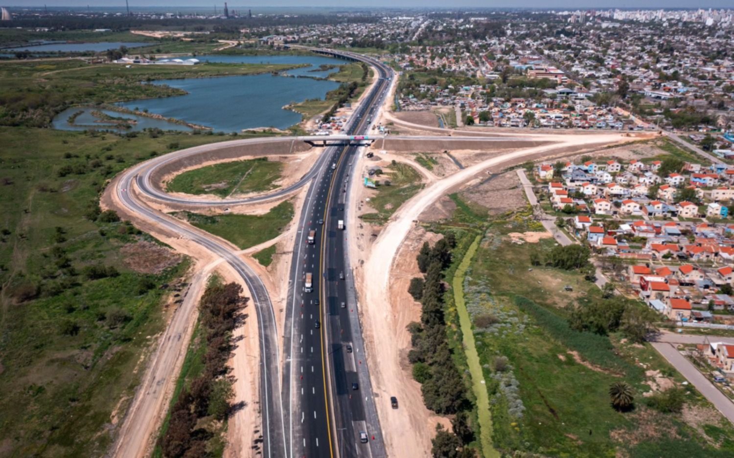Autopista La Plata: licitaron el último tramo de obras en la bajada de la Av. 520