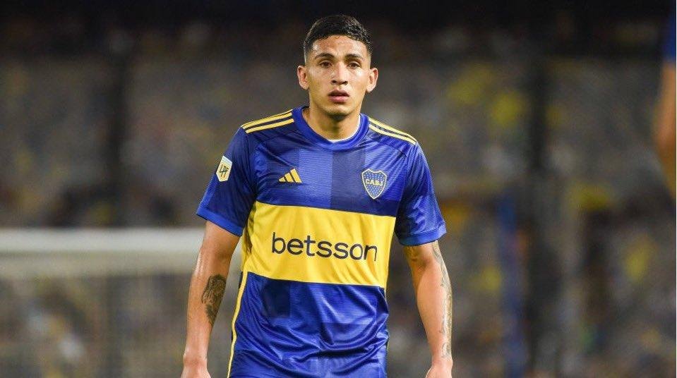 Se desgarró Equi y Riquelme fue a hablar con los jugadores