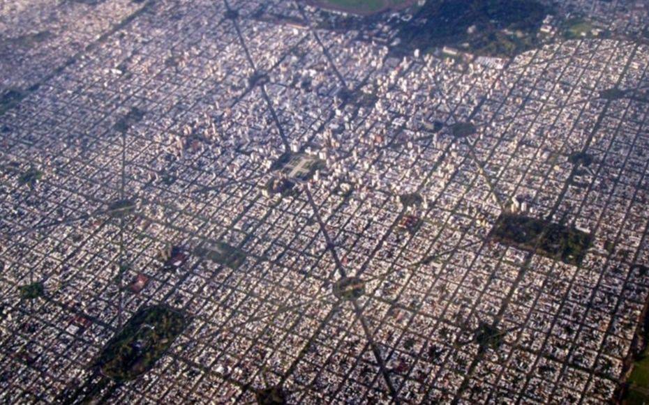 Fuerte olor a "gas" y a "azufre" en La Plata: qué dijo YPF