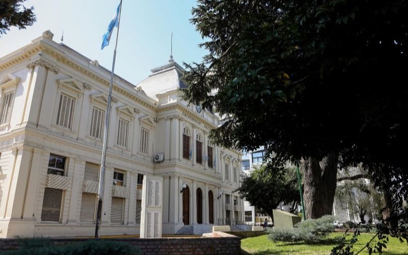 La UNLP escaló posiciones en un ranking mundial QS 2024 de universidades: en qué puesto está