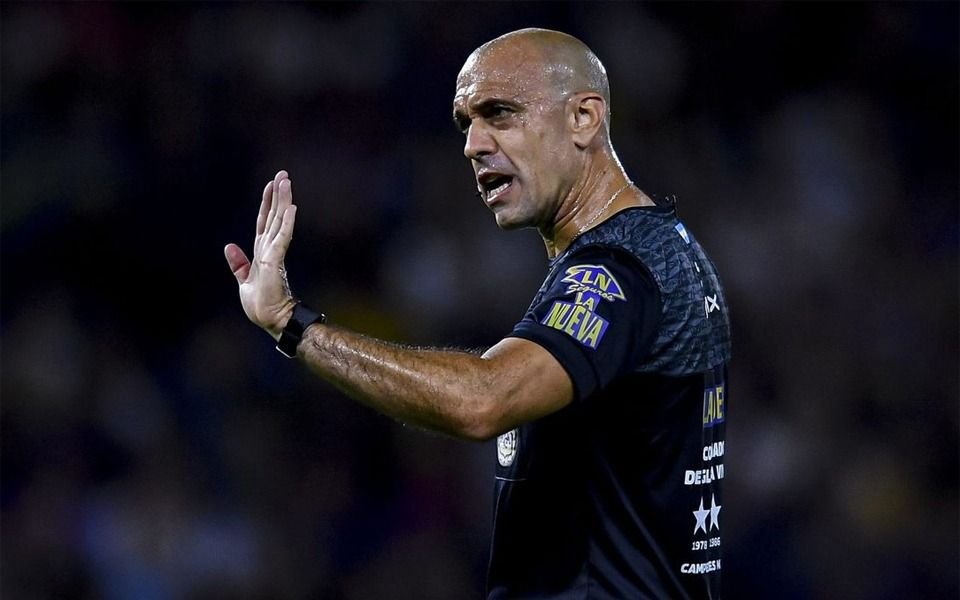 Con la guardia alta: hay árbitros para Gimnasia - Barracas y Estudiantes - Sarmiento