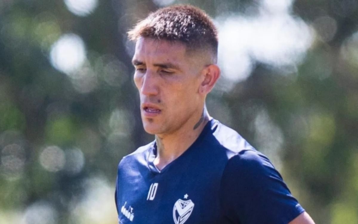 Preocupación en el fútbol argentino: el presidente de Vélez habló de la "desaparición" de Ricardo Centurión