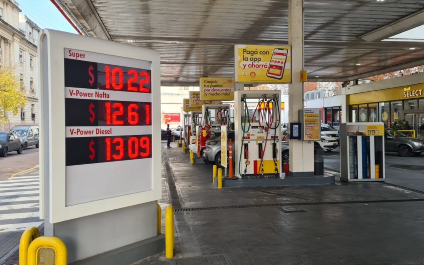 Una petrolera aplicó un segundo aumento en una semana y llevó el precio de la súper por encima de los $1.000