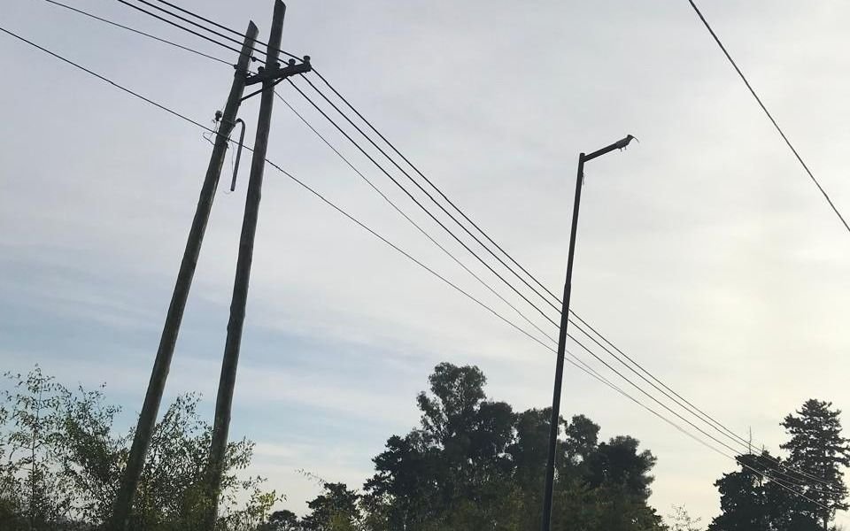 Denuncian el robo de varias luminarias de un sector clave de Gorina