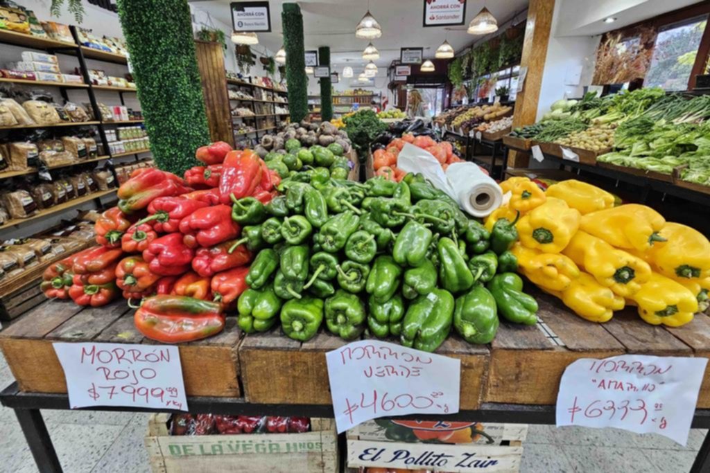 El morrón y el tomate, un lujo en la mesa platense: por qué el precio se fue por las nubes