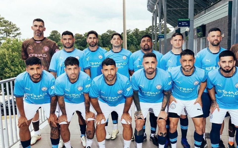 Mariano Andújar se volvió a poner los guantes: ataja para el equipo del Kun Agüero