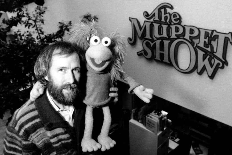 Cómo es la película sobre el creador de Los Muppets