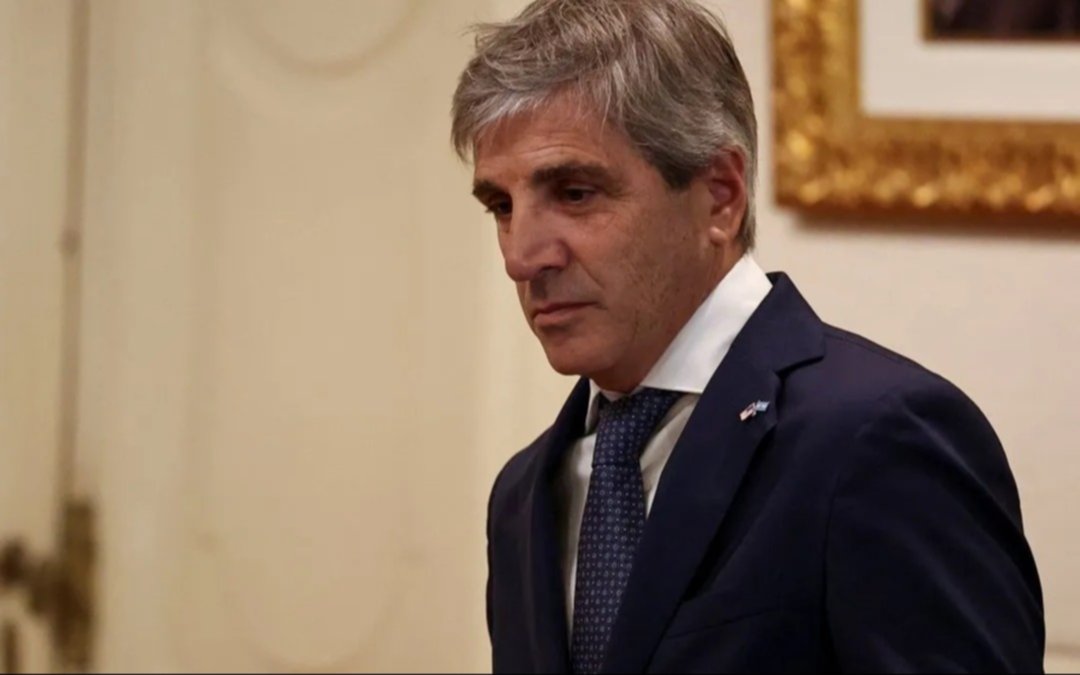 Luis Caputo anunció cuál es la condición para bajar el impuesto PAIS y anticipó el dato de inflación