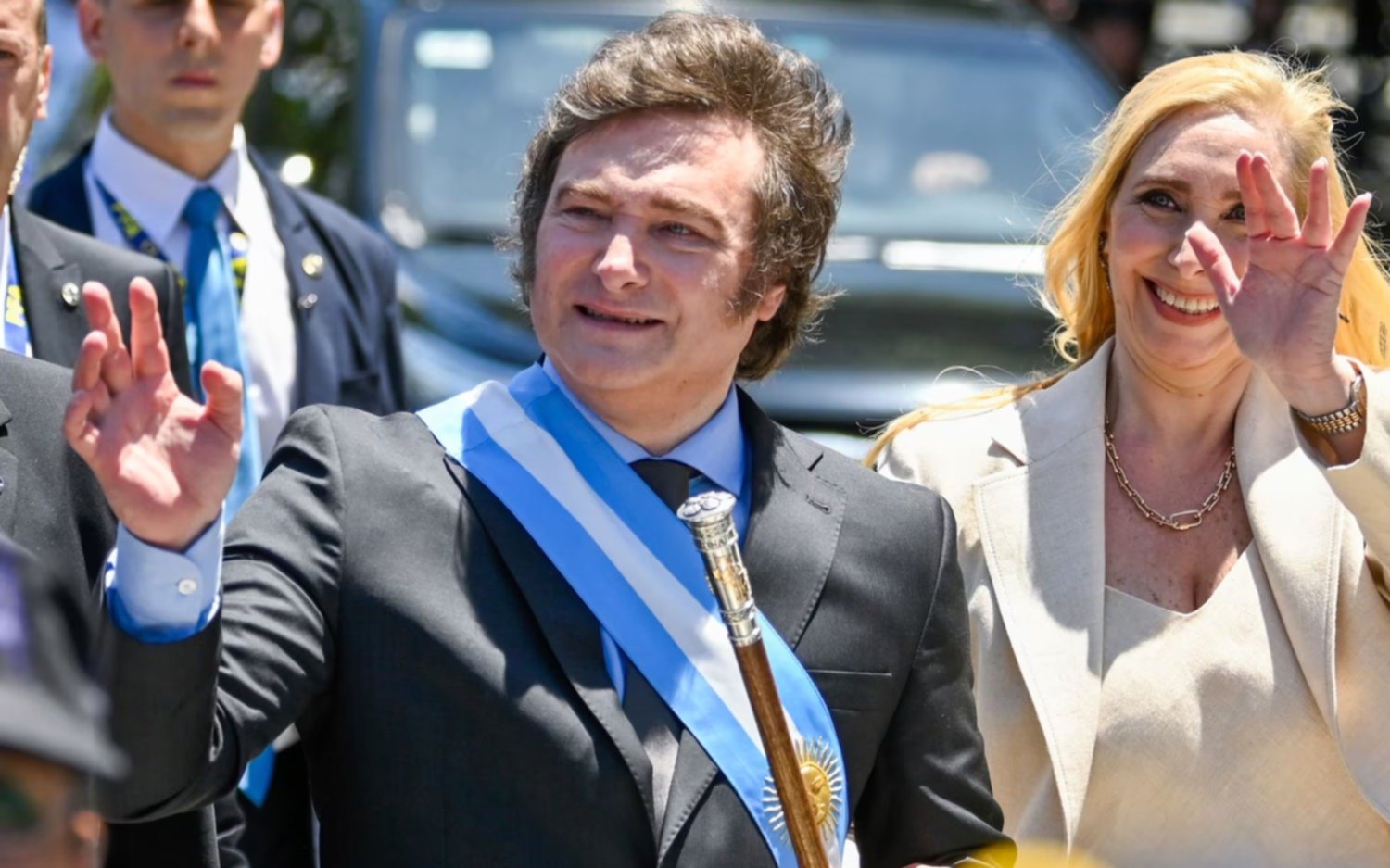 Javier Milei viaja al G-7 acompañado de su hermana Karina y busca concretar reuniones bilaterales con otros líderes