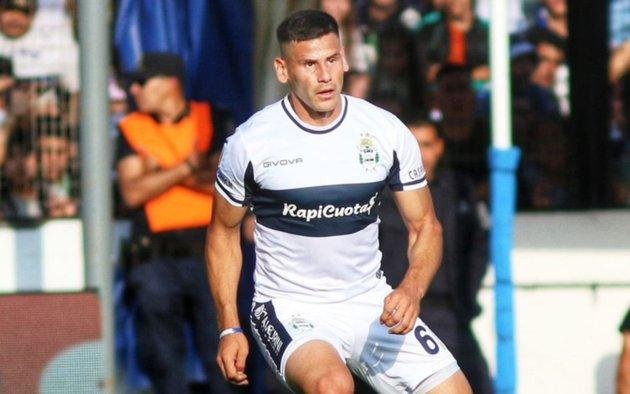 Banfield quiere a Enrique, pero sale sólo por una venta