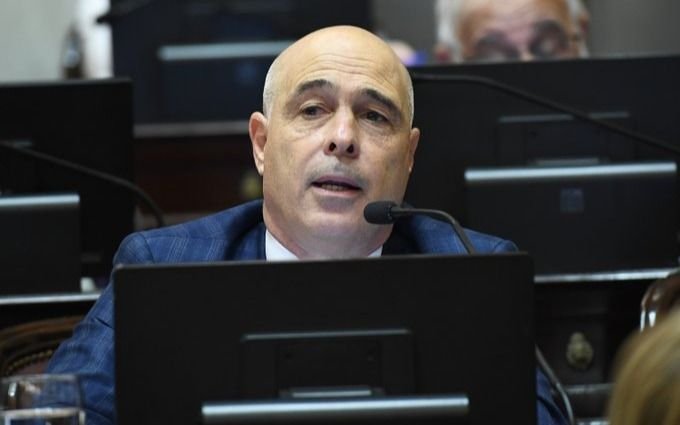 Ley Bases: el Gobierno retiró Aerolíneas Argentinas y Correo Argentino de las empresas a privatizar