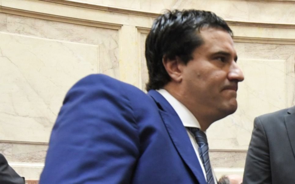 Maximiliano Abad votará a favor de la Ley Bases y tendría que desempatar Villarruel