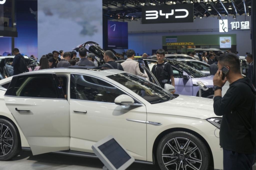 Contra los autos chinos: la UE amenaza con subir aranceles