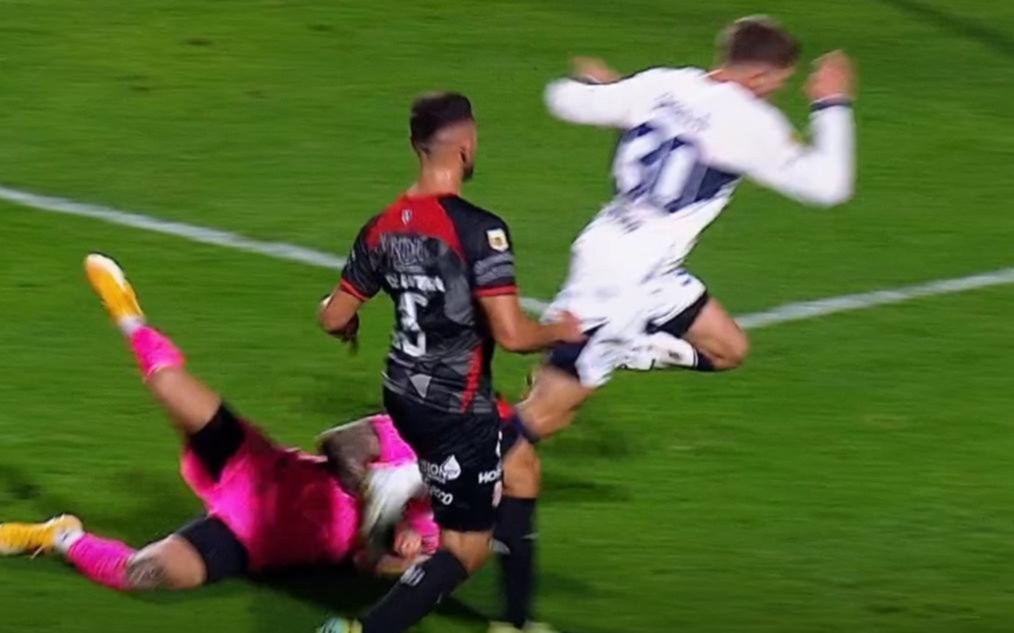 Primer penal para el Lobo y ¿último grito de Benja?