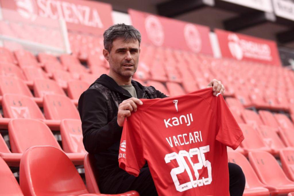 Julio Vaccari fue presentado como DT de Independiente