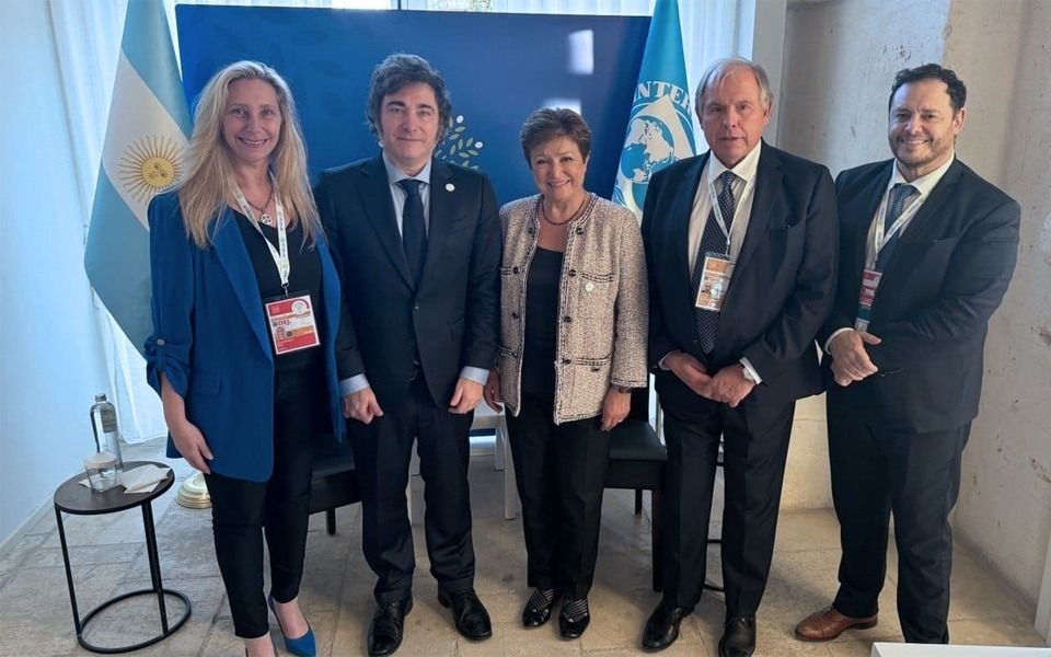 Milei se reunió con la directora del FMI tras el pedido del organismo de acelerar la liberación del cepo