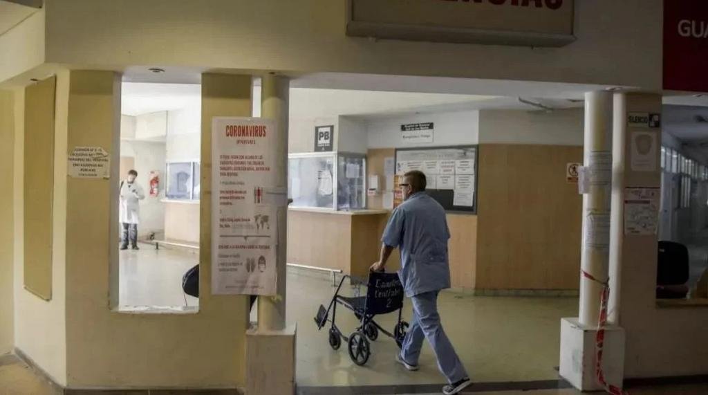 Clínicas, “arrinconadas”: faltantes, altos costos y crisis sin final