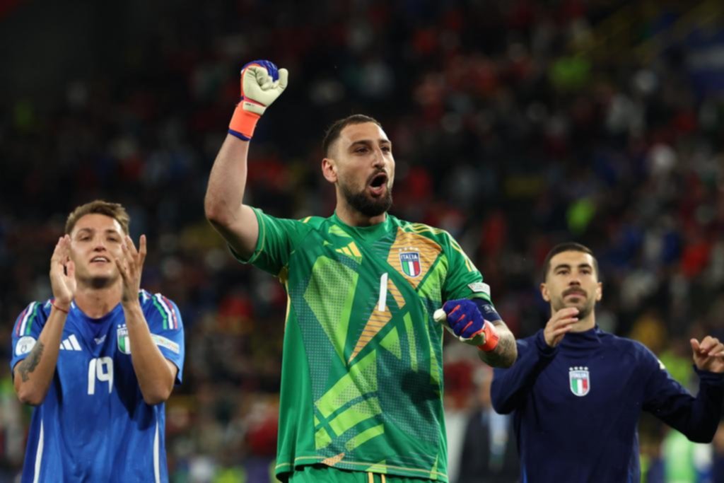 El campeón Italia debutó con un ajustado triunfo