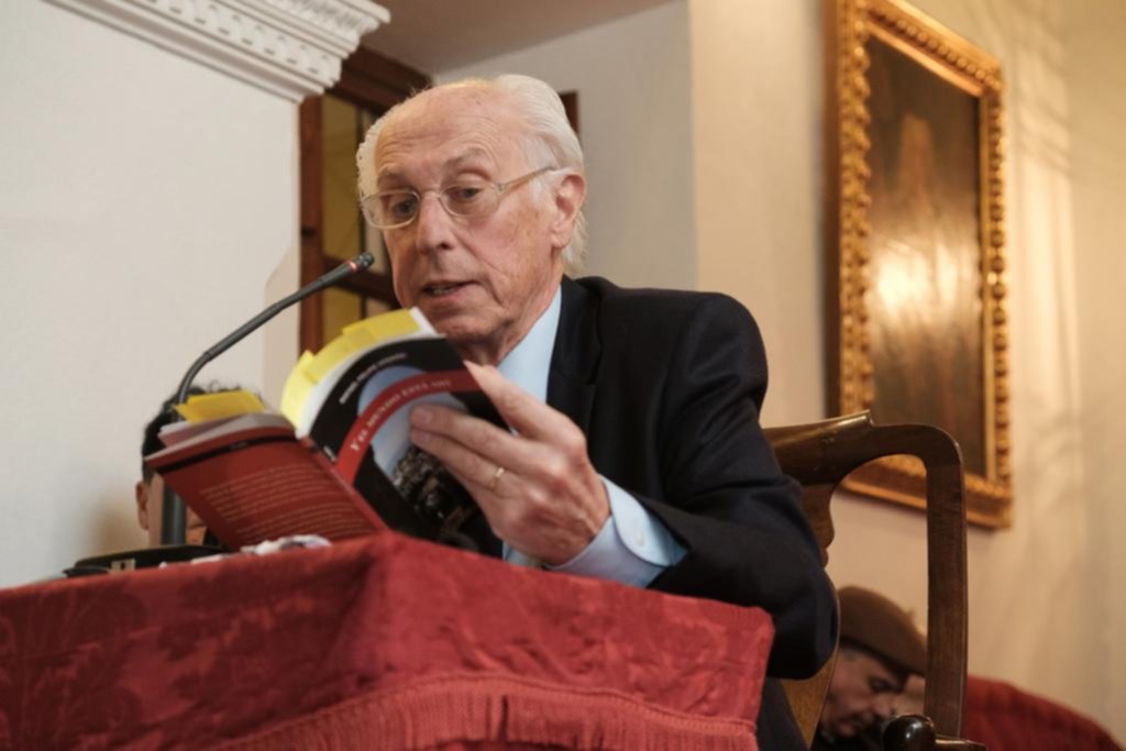 Rafael Felipe Oteriño: el poeta platense que conmueve y crea “palabras en el tiempo”