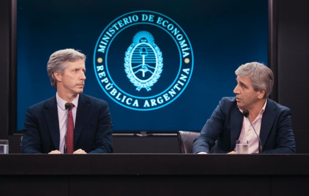 ¿Hay margen para acelerar la salida del cepo?: qué piensan Economía y el Banco Central