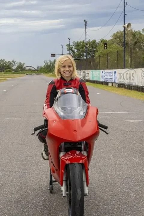 Quién es Lorenzo Somaschini, el piloto de motos argentino de 9 años que se accidentó: el último parte médico