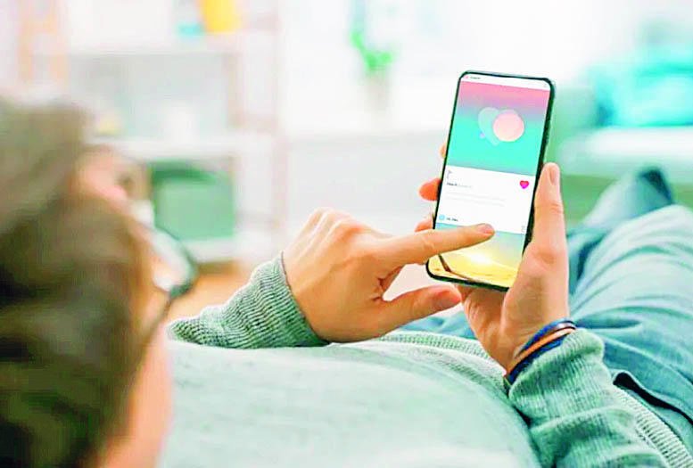 Adicción a redes sociales: piden que tengan rótulos de advertencia