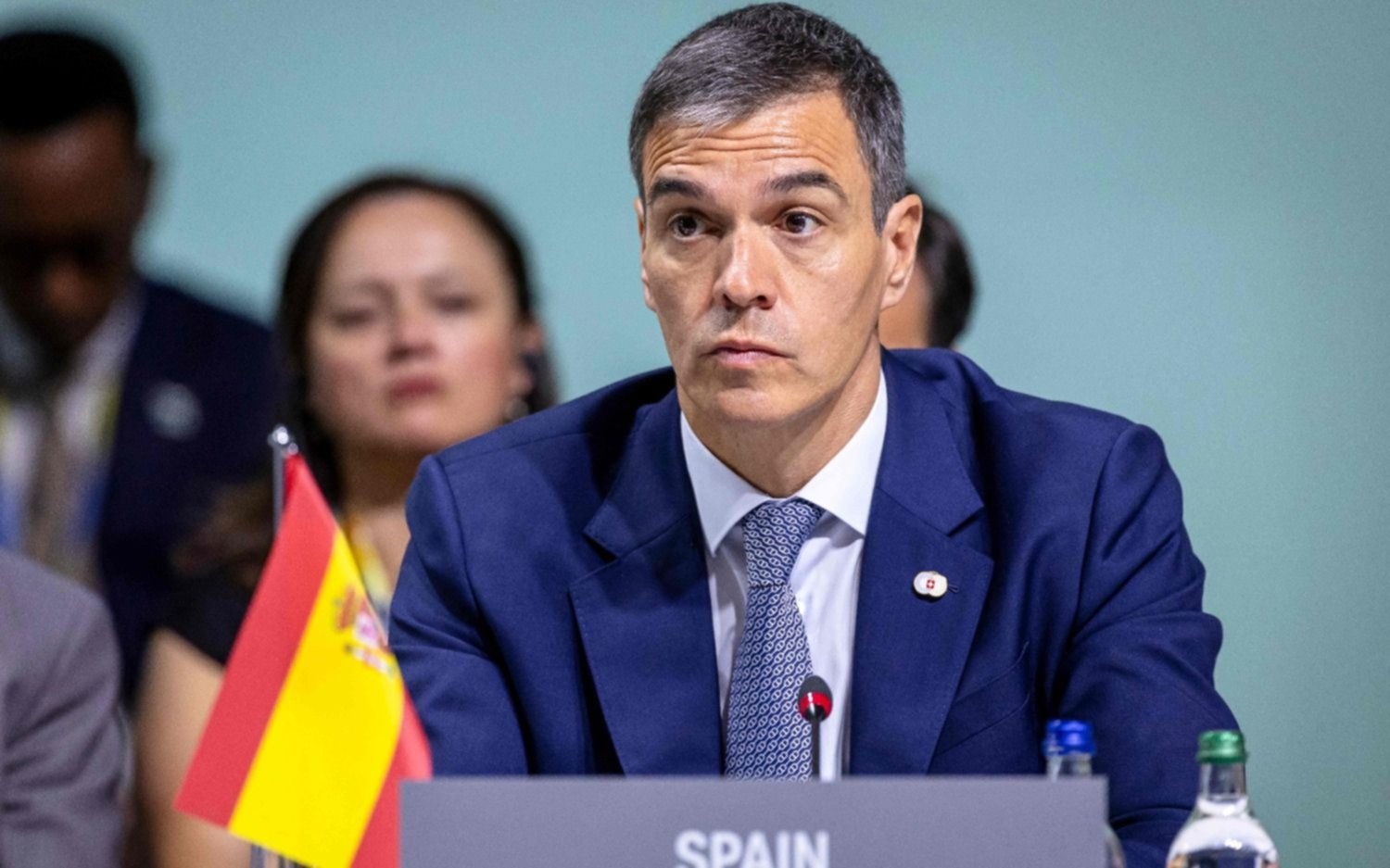 Pedro Sánchez reaviva la polémica con Milei y le pide "respeto" en caso de viajar a España