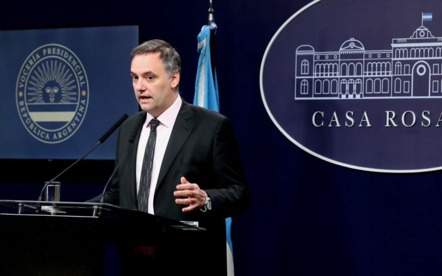 Manuel Adorni quedará a cargo de los medios públicos del estado
