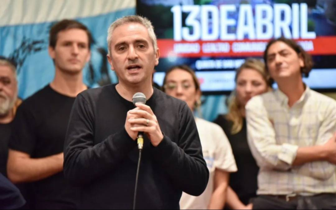 El ministro de Desarrollo Comunitario bonaerense, Andrés Larroque, firmó convenios en Tres Arroyos