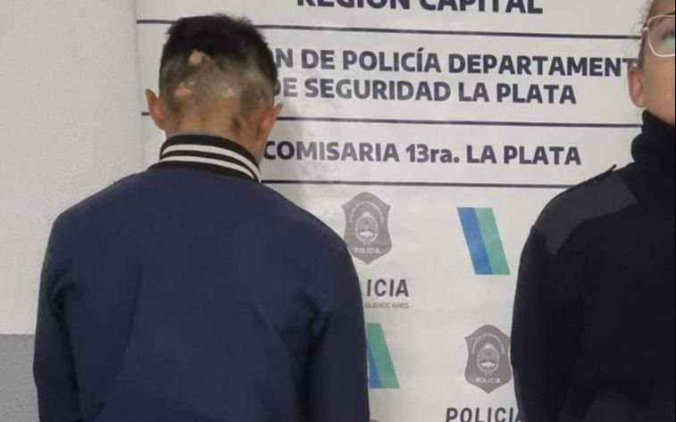 Un alumno le mostró "sus partes íntimas" a una docente y terminó detenido en La Plata