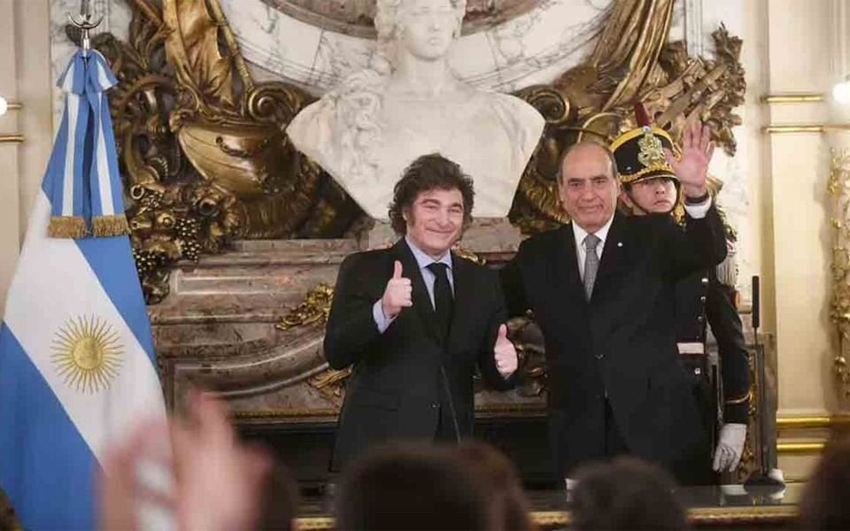 "Le pedimos a Diputados insistir en las privatizaciones del Correo, Aerolíneas y RTA", insiste el Gobierno
